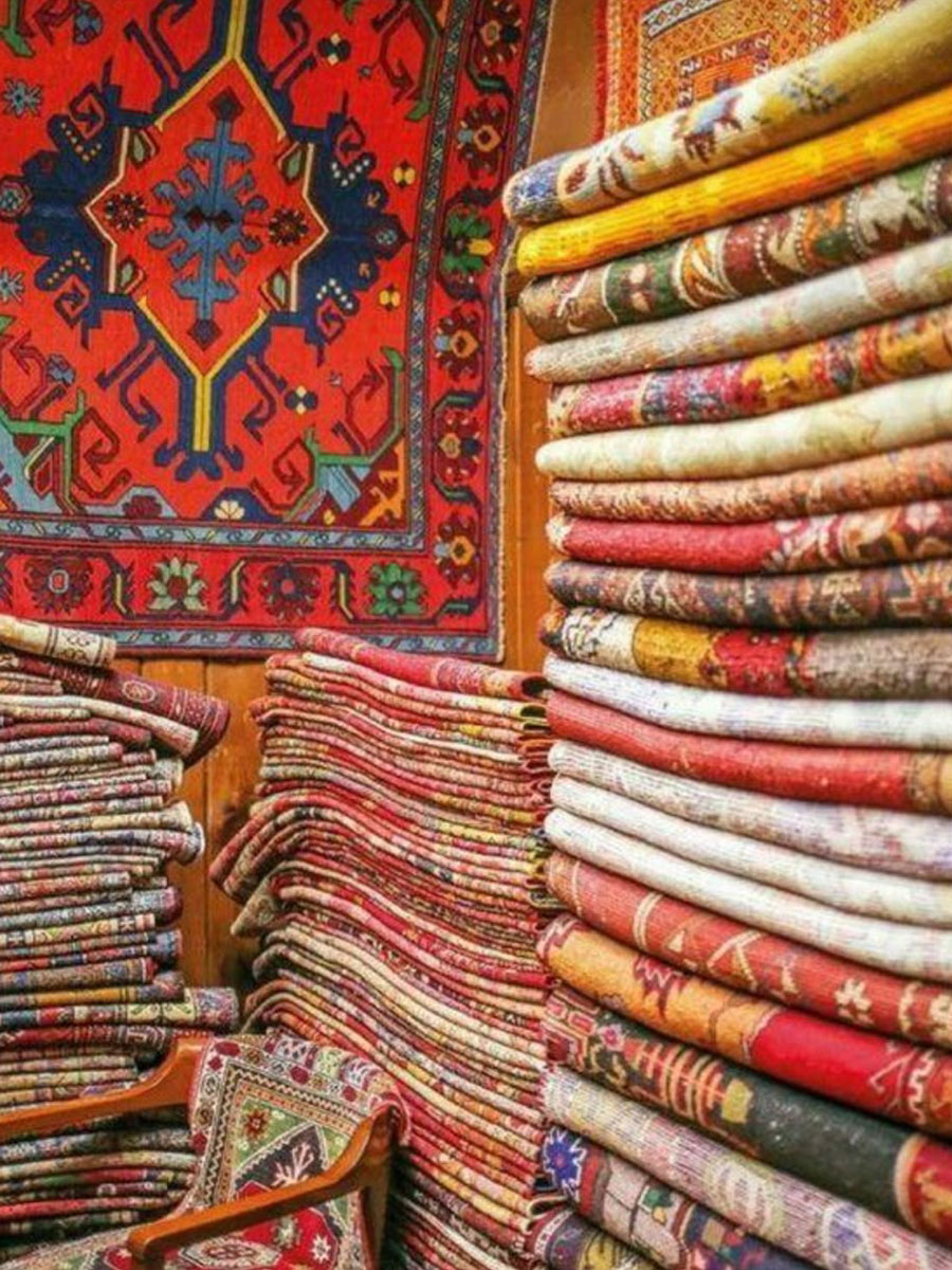 Tapis ancien présenté à l’Atelier Dumas Tapis